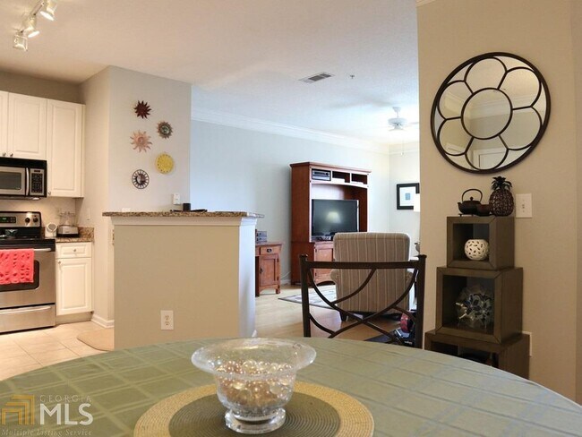 Building Photo - 10 Perimeter Summit Blvd