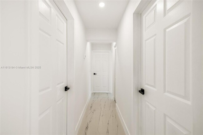 Building Photo - 2111 N 14th Ct