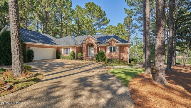 Building Photo - 11 Whisper Lake Dr