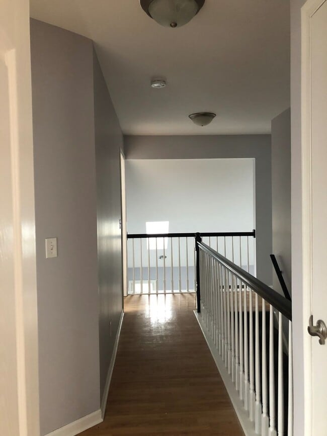 Building Photo - Beautiful White Caps Single Family Home