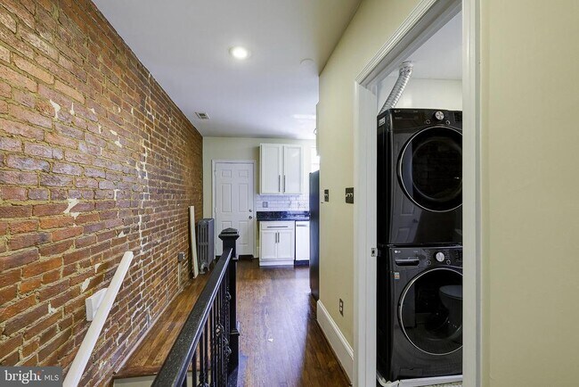 Building Photo - 2827 11th St NW