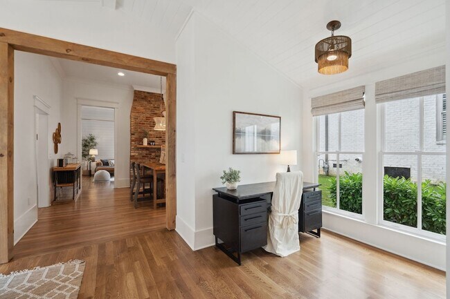 Building Photo - 1226 Adams St