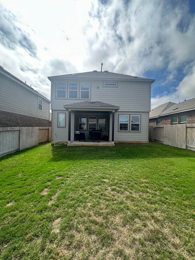 Building Photo - 2050 Egret Ave