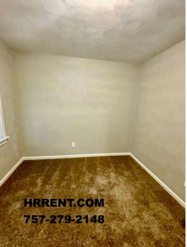 Building Photo - Adorably Renovated 3 Bedroom 2 Bath Single...
