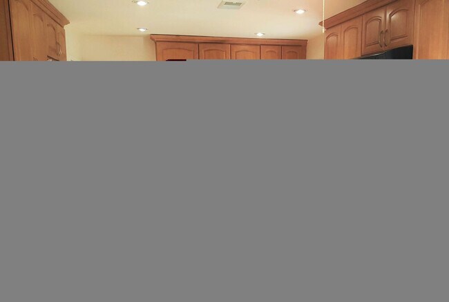 Building Photo - 18333 Hatteras St