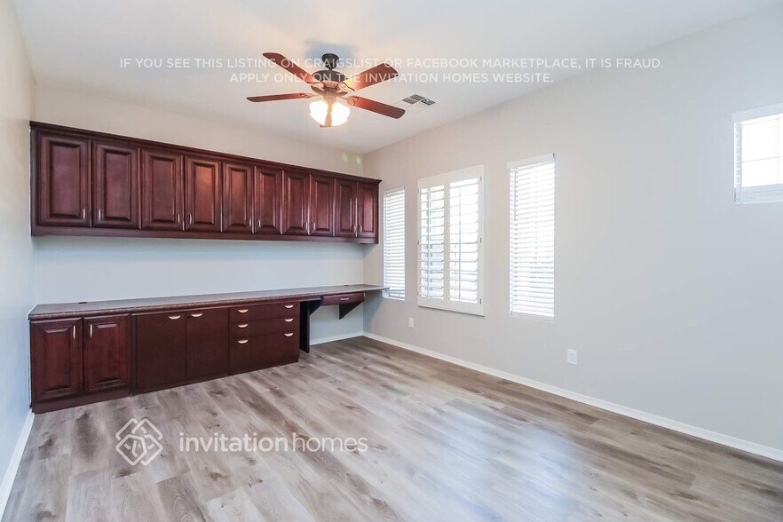 Building Photo - 4657 E Odessa Dr