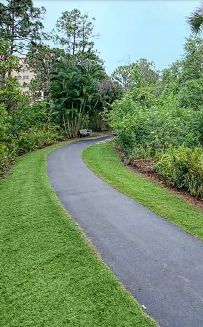 Building Photo - 15171 Cedarwood Ln