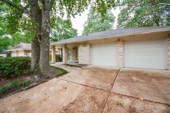 Building Photo - 2506 Meandering Trail