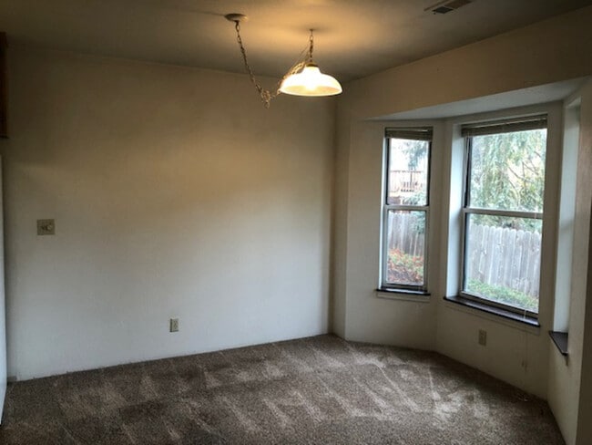 Building Photo - 475 Scenic Dr