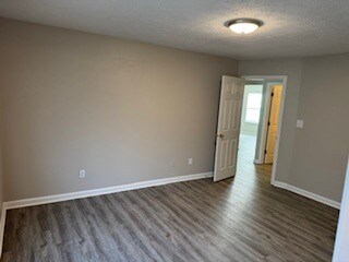 Building Photo - 10846 Tanbark Dr