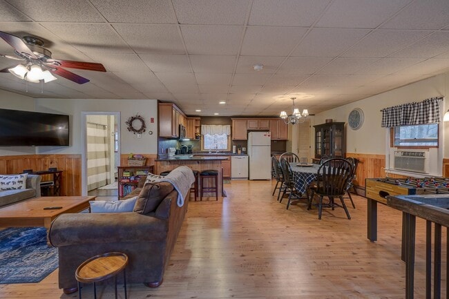 Building Photo - 30 Middle Shore Dr