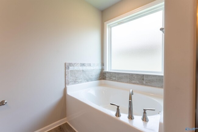 Building Photo - 118 Ocean Springs Ave