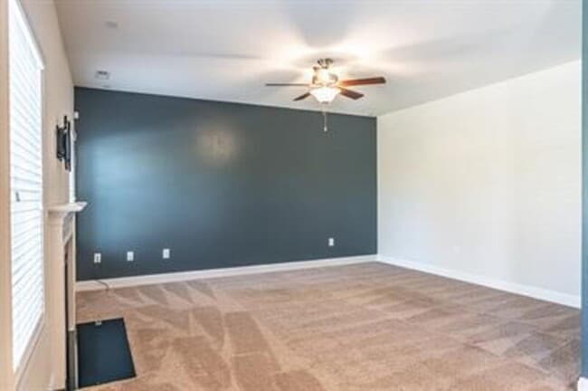 Building Photo - 655 N Prince Henry Way