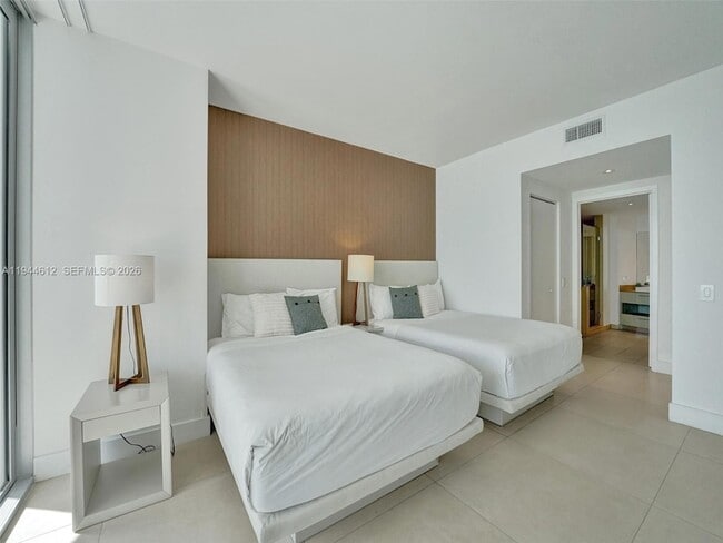 Building Photo - 4111 S Ocean Dr