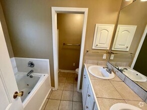 Building Photo - 3/2 available in Brandon Farmington Station!!