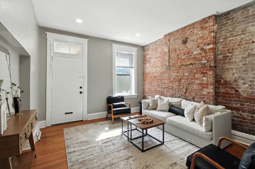 Building Photo - 6451 S Kingshighway Blvd