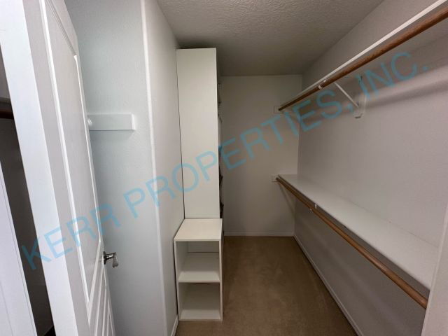 Building Photo - 20598 NE Shore View Dr