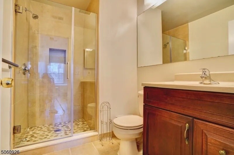 Master Bedroom Bathroom - 47 Rutgers Dr