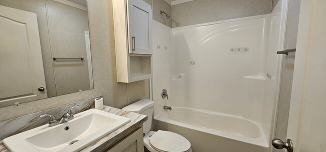 Building Photo - 120 Mulberry