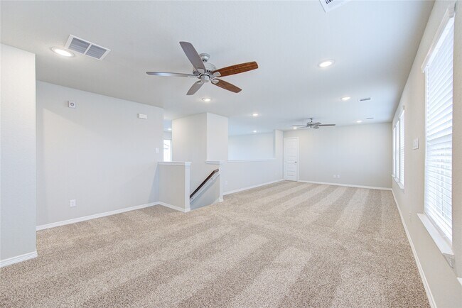 Building Photo - 821 Laguna Grn Ln