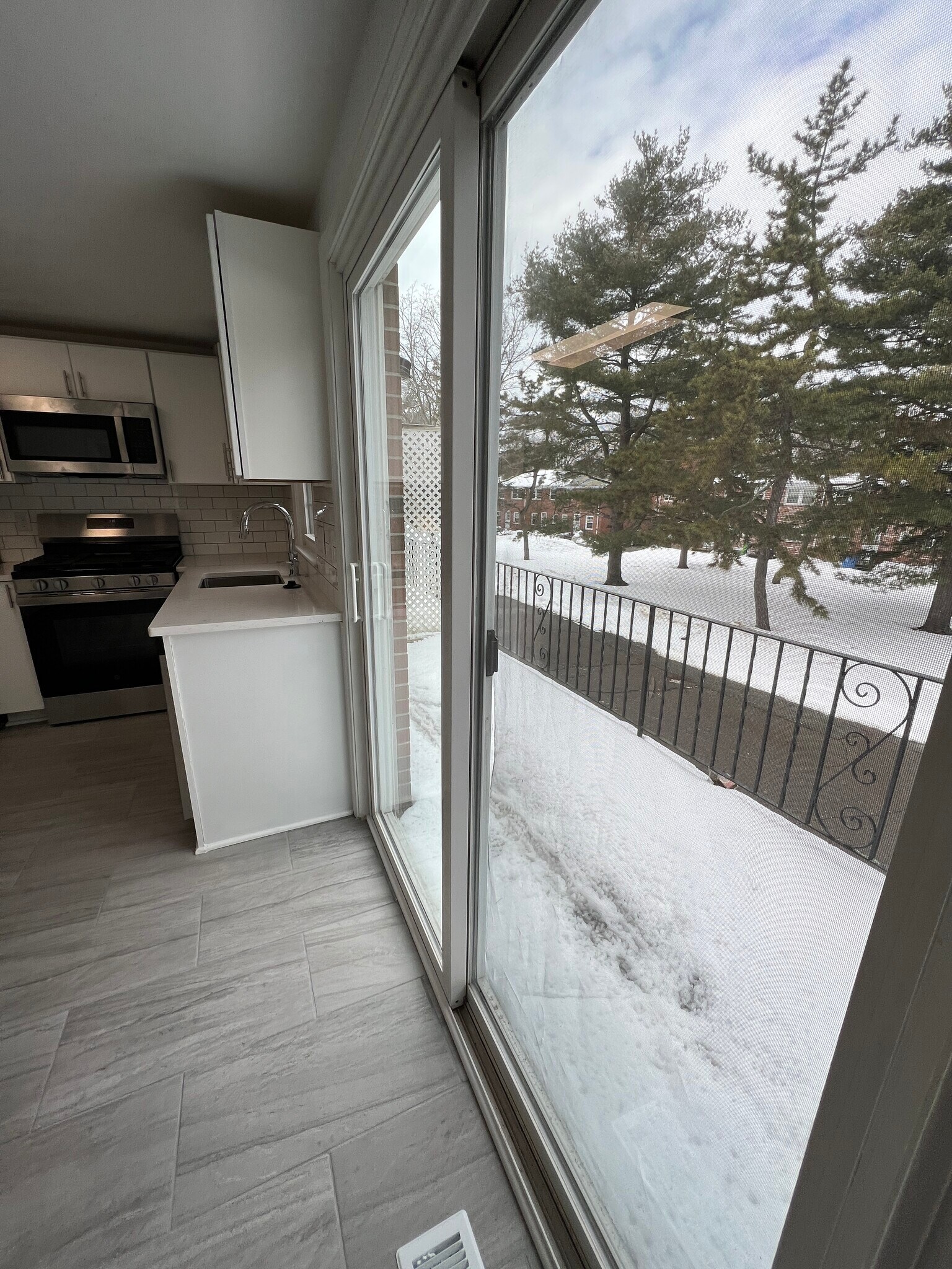 Building Photo - 36 Hill Rd