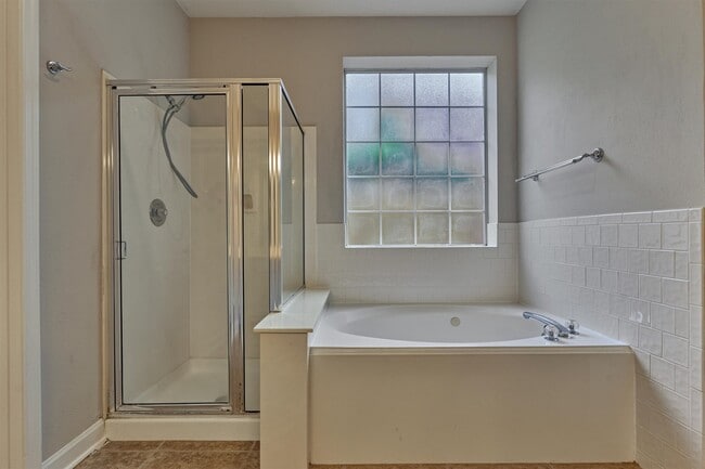 Building Photo - 15 W Stony End Pl