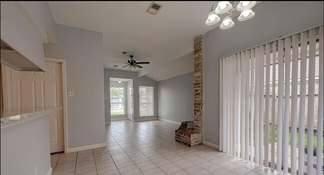 Building Photo - 12005 Tambourine Dr