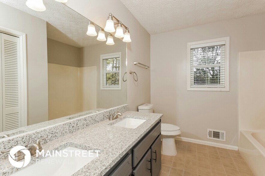 Building Photo - 4809 Nevilly Way