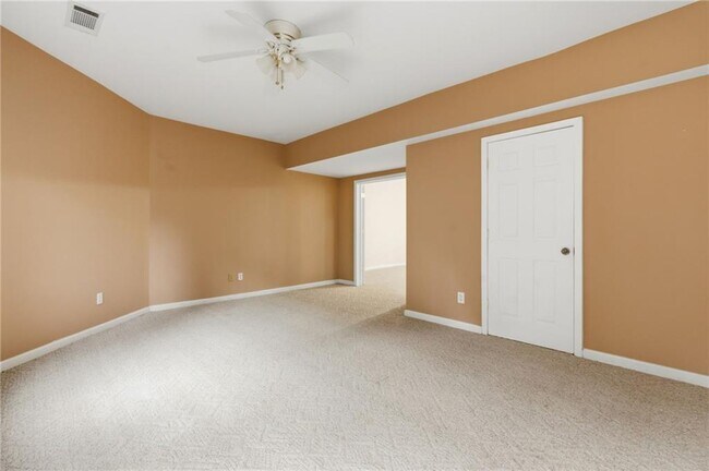 Building Photo - 3561 Carriage Glen Way
