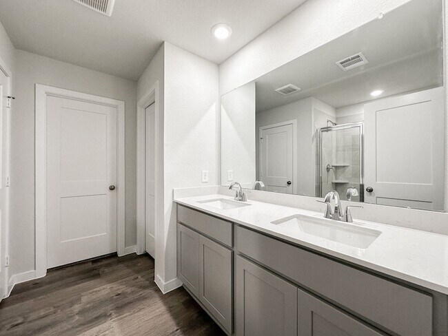 Building Photo - 7934 Alset Dr