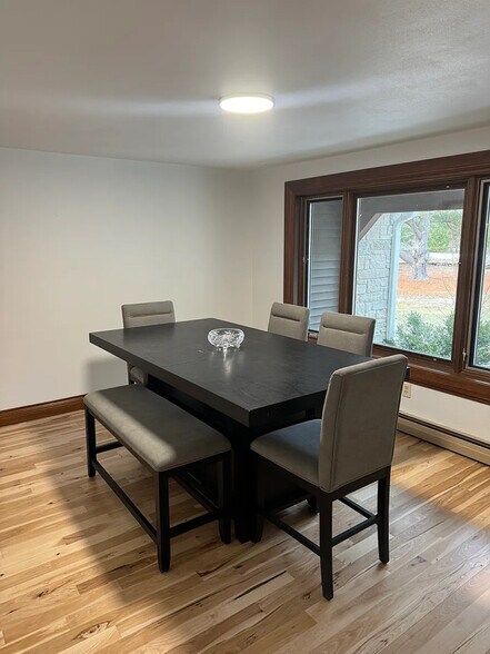 Building Photo - 2870 Brook Hills Dr