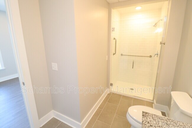 Building Photo - 145 S Main St