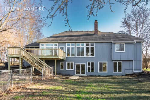 Building Photo - Large 1.5 Story luxury home on 2.5 acres  ...