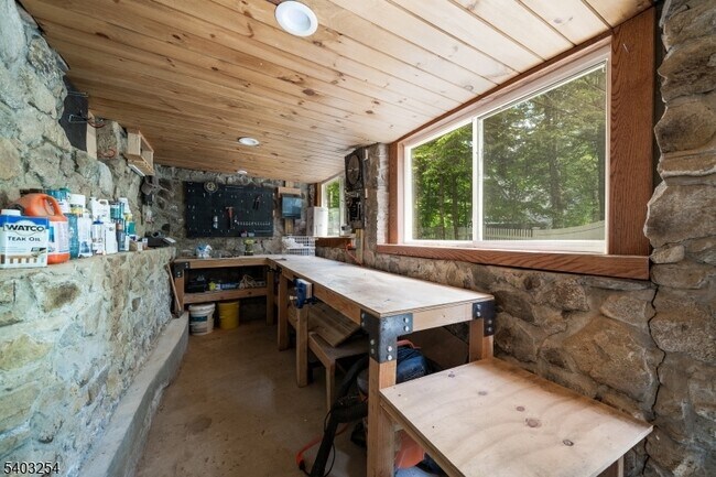 Building Photo - 30 Onteora Rd