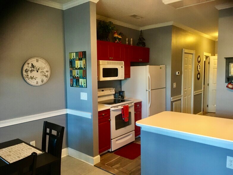 Building Photo - 4173 Hibiscus Dr