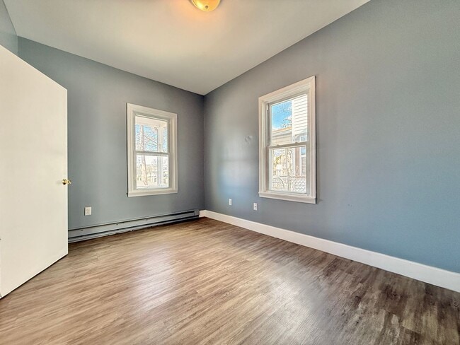 Building Photo - 407 S 8th St