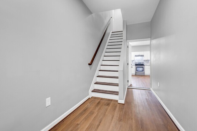 Building Photo - 2103 Chelsea Terrace