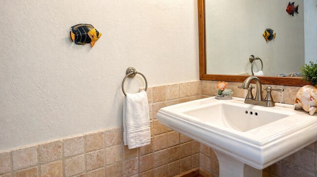 Building Photo - 1300 Seaway Dr