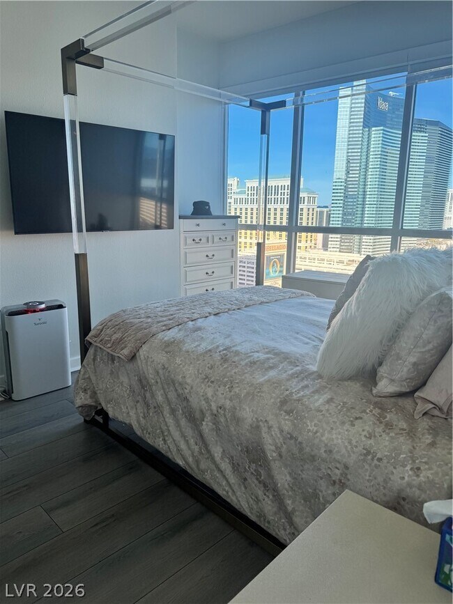 Building Photo - 4525 Dean Martin Dr