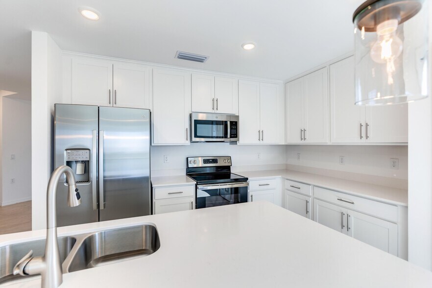 Building Photo - 43977 Boardwalk Loop