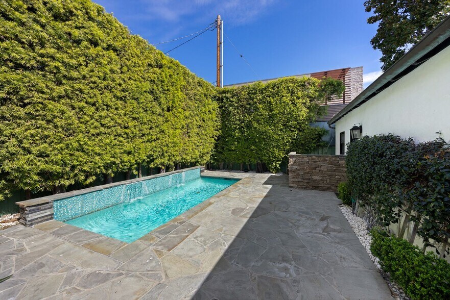 Building Photo - Beautiful Two-Story Burbank Home with Pool, Hardwood Floors & Guest House