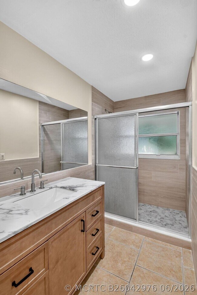 Building Photo - 1107 Big Torch St