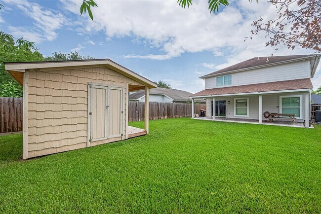 Building Photo - 8714 Ashlawn Dr