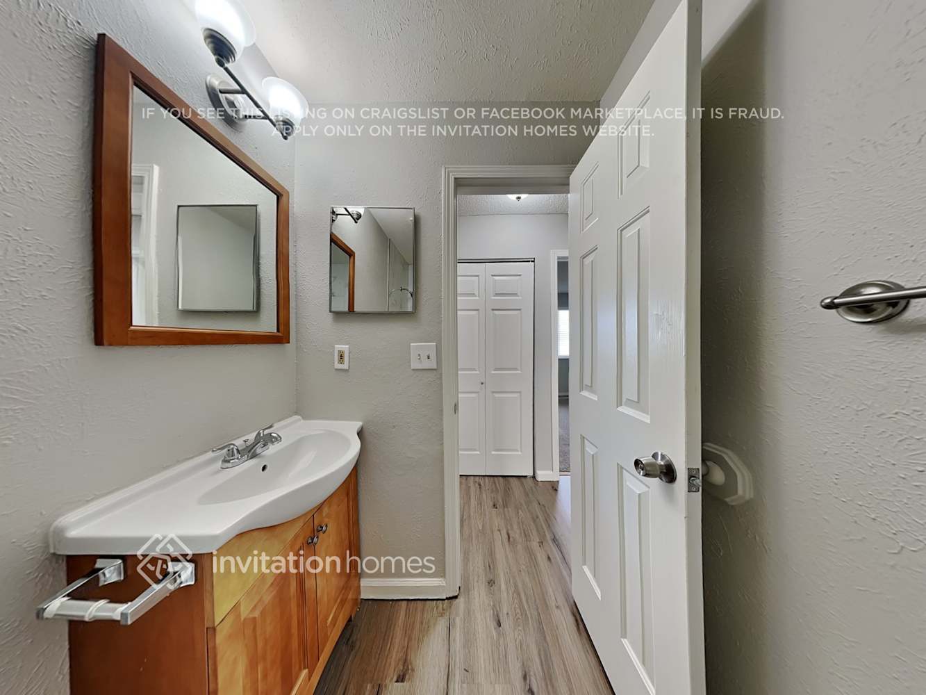 Building Photo - 3204 W 135th Ave