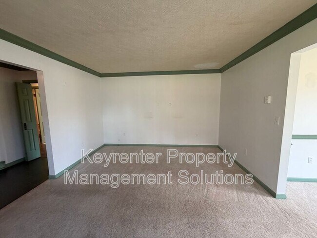 Building Photo - 907 Ladd Rd