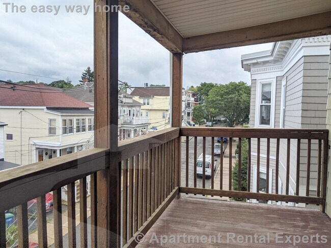 Building Photo - 104 Conwell Ave