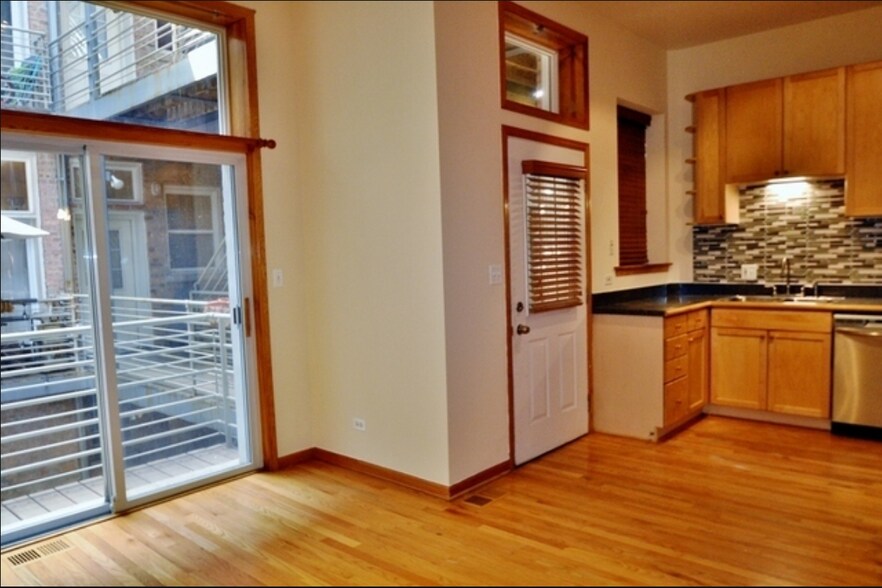 Building Photo - 6412 S Woodlawn Ave