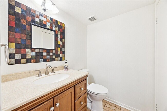 Building Photo - 11711 Memorial Dr