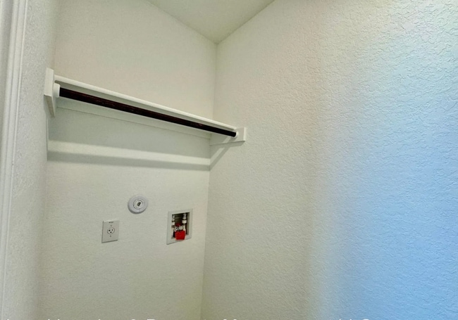 Building Photo - 10119 Asta Trl