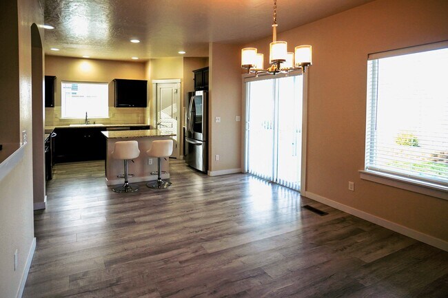 Building Photo - 4272 W Peak Cloud Dr